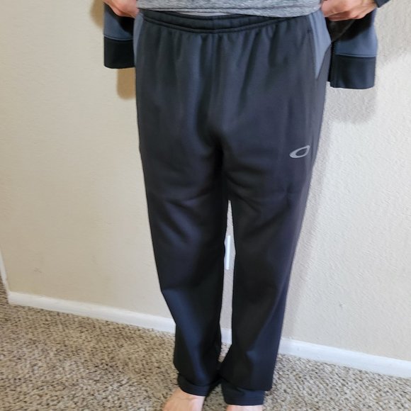 Oakley Mens Black Sweatpants Large Gray Movement Fleece Training Drawstring - Picture 3 of 8
